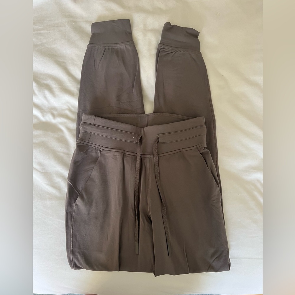 Lululemon align joggers dusty purple grey ish color perfect condition size 2